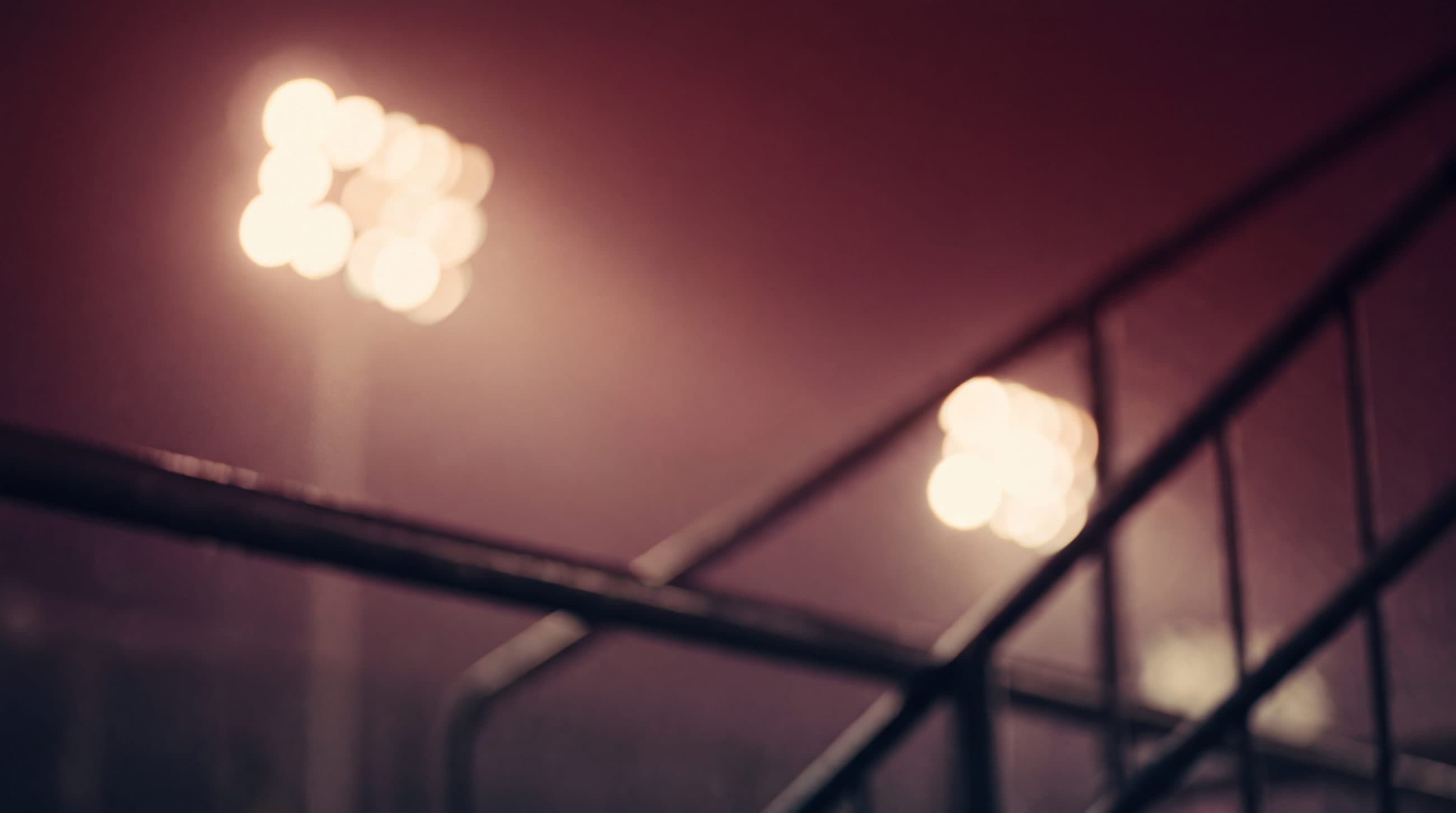 Las luces del club encendidas de noche